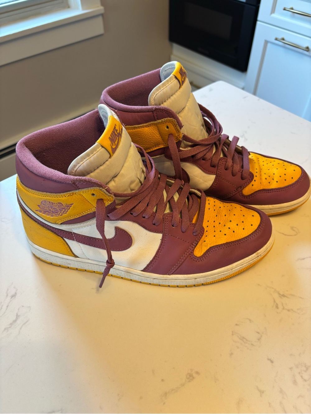 Nike High-Top Sneakers in Yellow, Burgundy & White